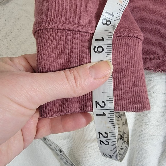 Pact Organic Cotton Pullover Sweatshirt Side Split Raw Hem Sz M Plum Mauve EUC - Picture 9 of 11